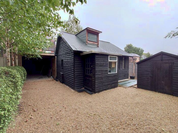 1 Bedroom Detached House To Rent In Pampisford Road, South Croydon, CR2