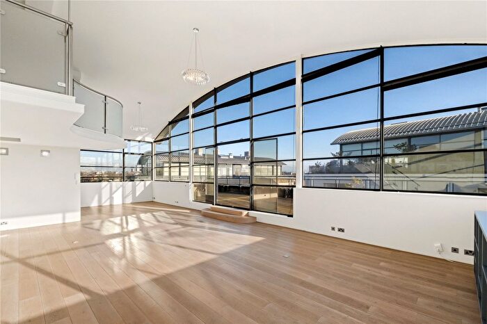 3 Bedroom Flat For Sale In Chiswick Green Studios, Evershed Walk, London, W4