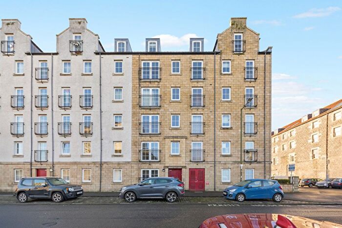 2 Bedroom Flat For Sale In Giles Street, Edinburgh, EH6