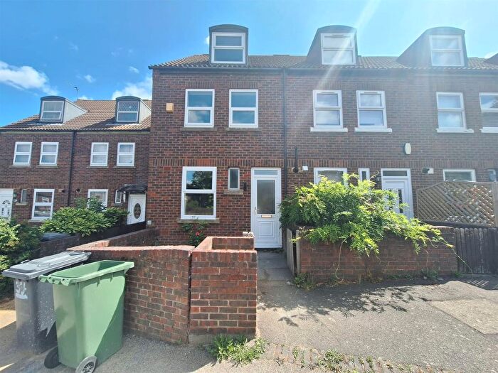 4 Bedroom End Of Terrace House To Rent In Grace Close, London, SE9