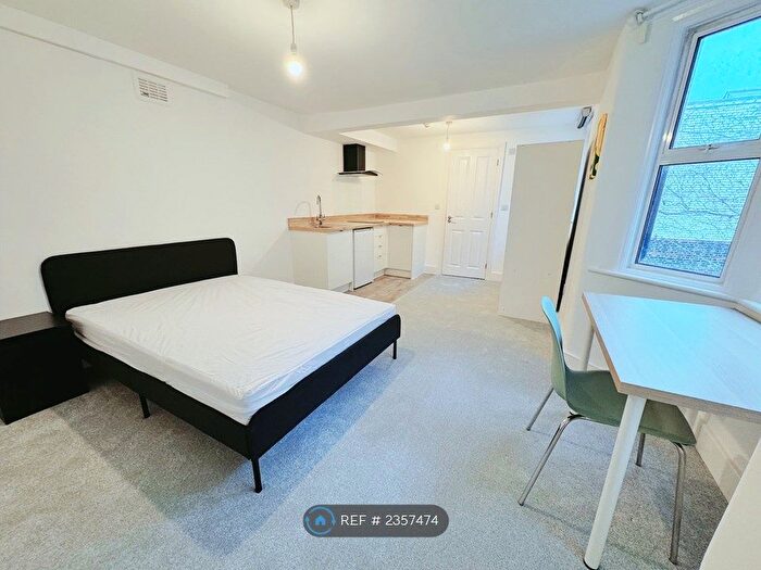 Studio To Rent In Hubert Grove, London, SW9