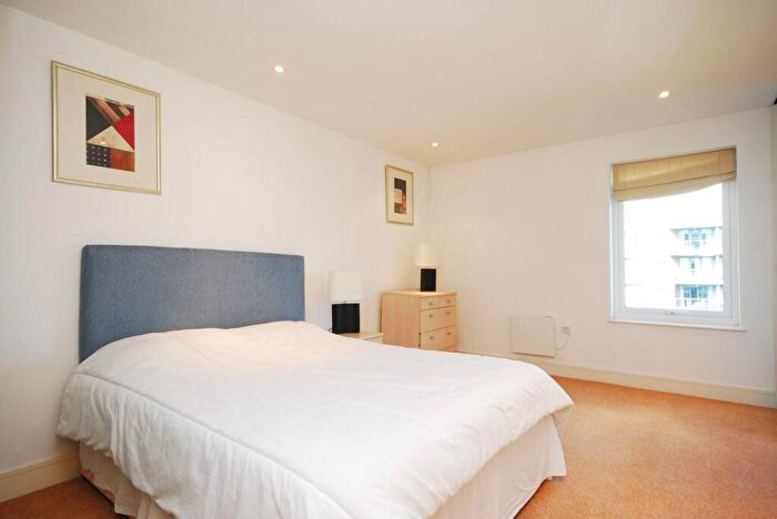 1 Bedroom Flat To Rent In Chelsea Bridge Wharf, Battersea, London, SW11
