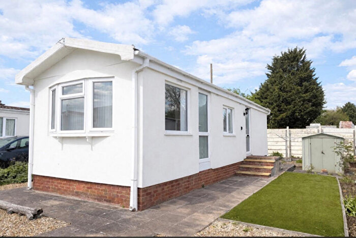 2 Bedroom Park Home For Sale In Avonsmere Park, Stoke Gifford, BS34