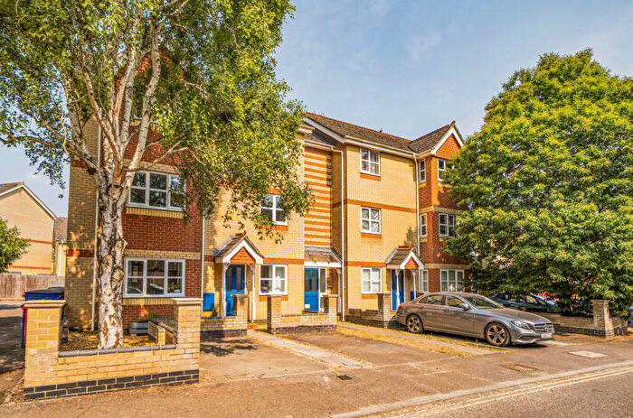 2 Bedroom Apartment For Sale In Demesne Furze, Headington, Oxford, OX3