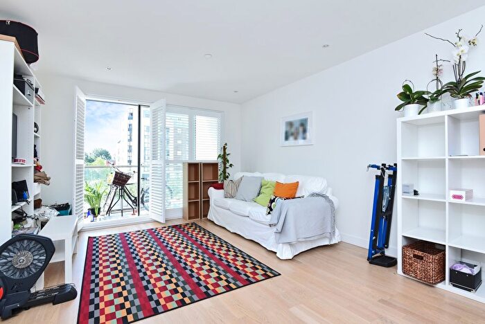 1 Bedroom Flat To Rent In Pump House Crescent, London, TW8