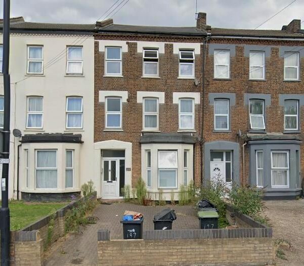 Studio To Rent In Church Street, London, N9