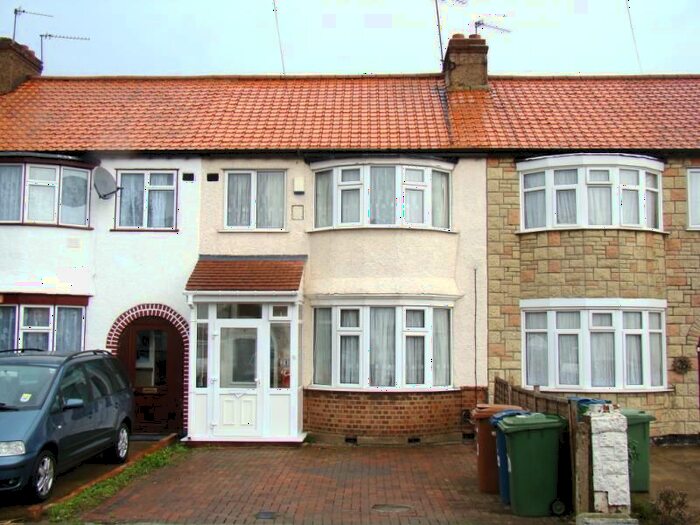 3 Bedroom Terraced House To Rent In Rosebery Avenue, Harrow, HA2