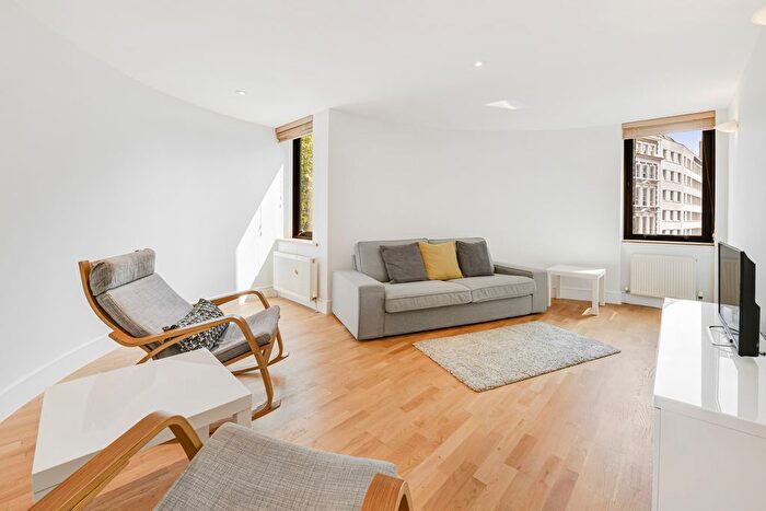 2 Bedroom Flat To Rent In Cromwell Road, Earls Court, SW5