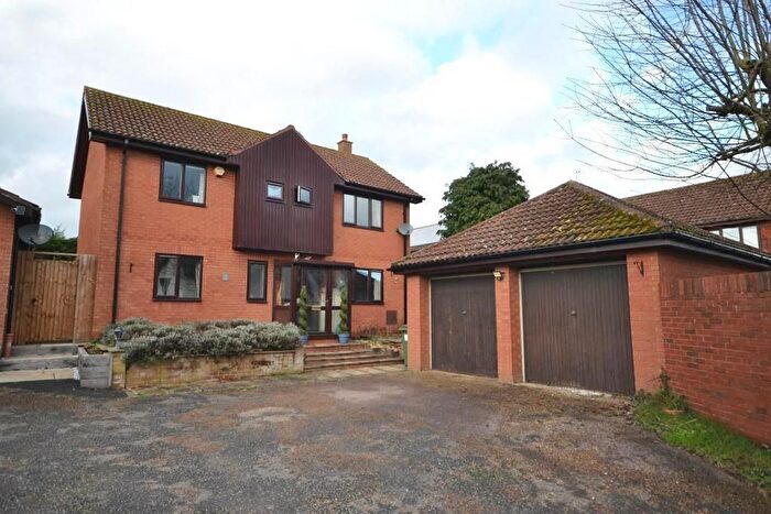 4 Bedroom Detached House For Sale In Tadmere, Two Mile Ash, Milton Keynes, Buckinghamshire, MK8
