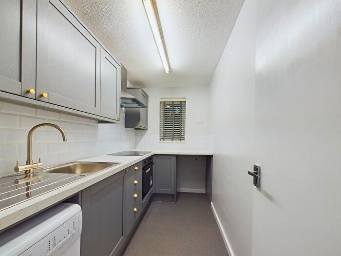 1 Bedroom Flat To Rent In Roundhill Way, Loughborough, LE11