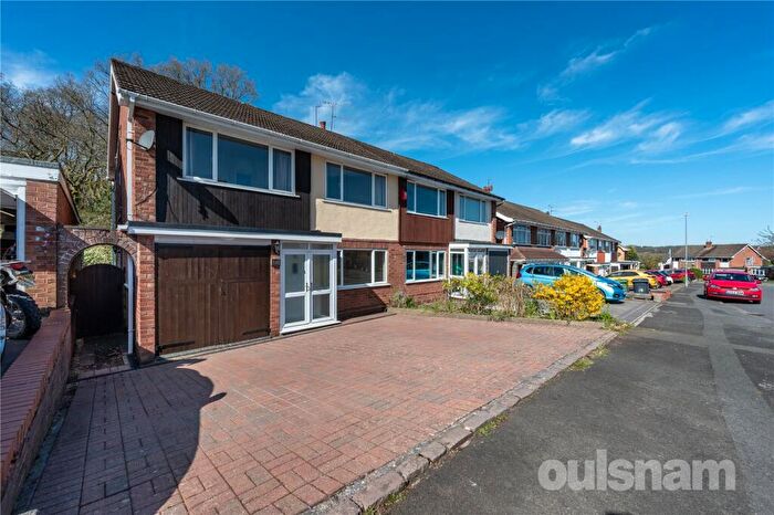 3 Bedroom Semi Detached House For Sale In Vicarage Crescent, Redditch, Worcestershire, B97