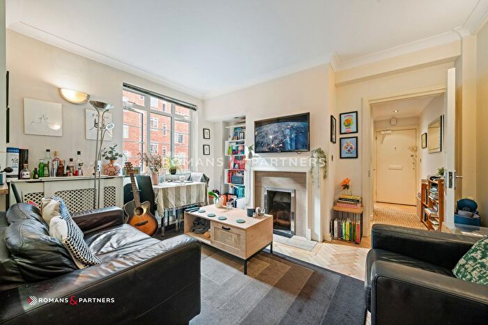 1 Bedroom Flat To Rent In Latymer Court, Hammersmith, W6