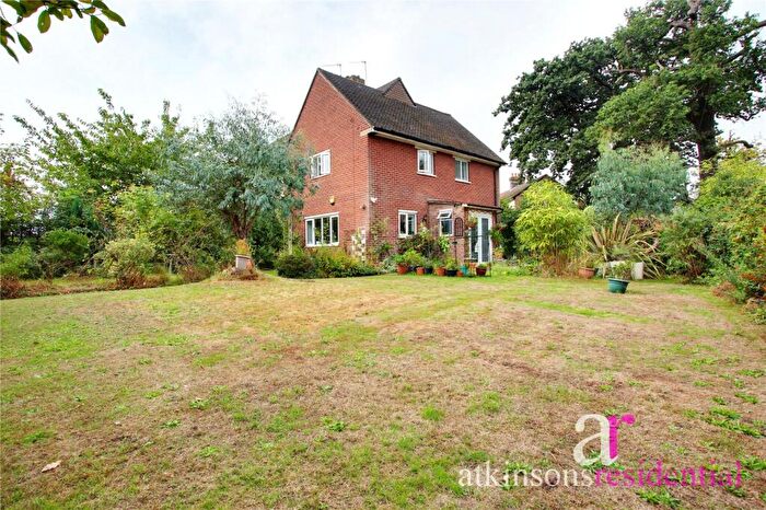 3 Bedroom End Of Terrace House For Sale In Hedge Hill, Enfield, Middlesex, EN2