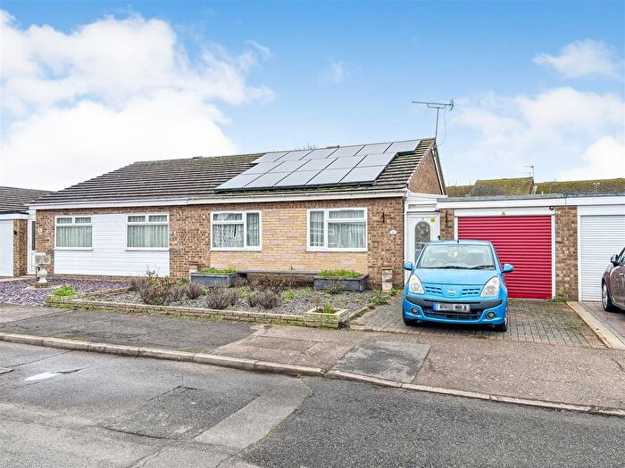 2 Bedroom Semi Detached Bungalow For Sale In Woodbridge Grove, Clacton-On-Sea, CO16
