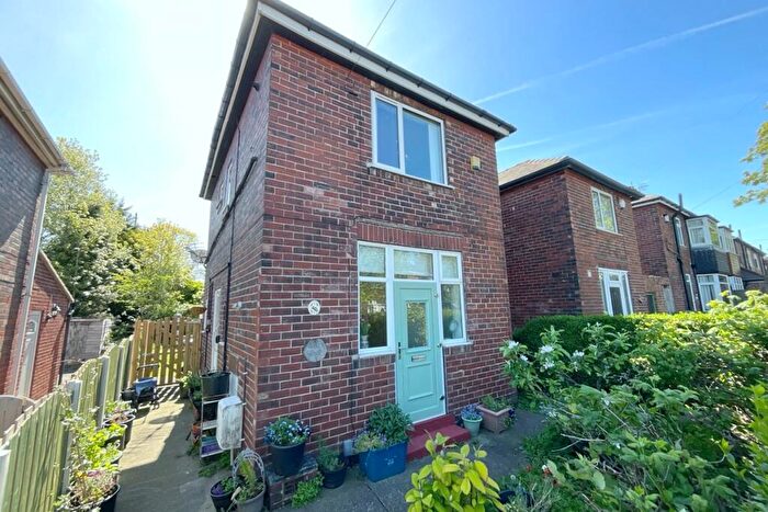 3 Bedroom Semi-Detached House For Sale In Larch Hill, Sheffield, S9