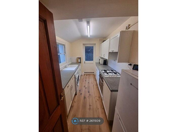4 Bedroom Terraced House To Rent In Henshaw Street, London, SE17