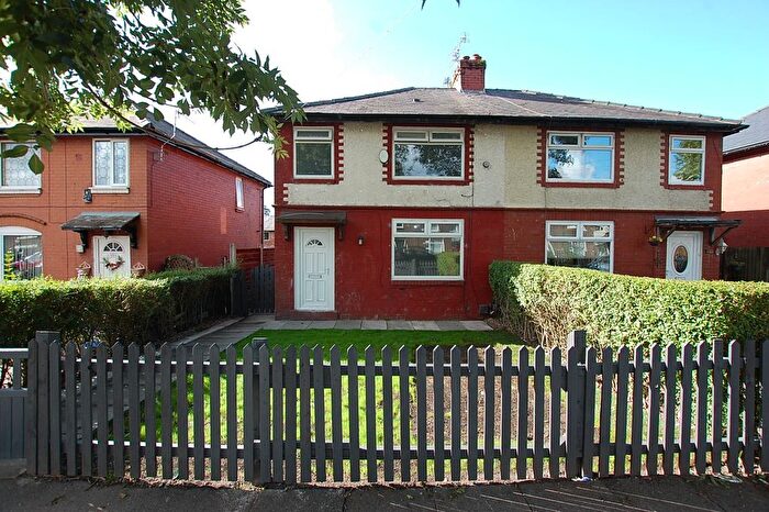 3 Bedroom Semi-Detached House To Rent In Smallshaw Lane, Ashton-Under-Lyne, Greater Manchester, OL6