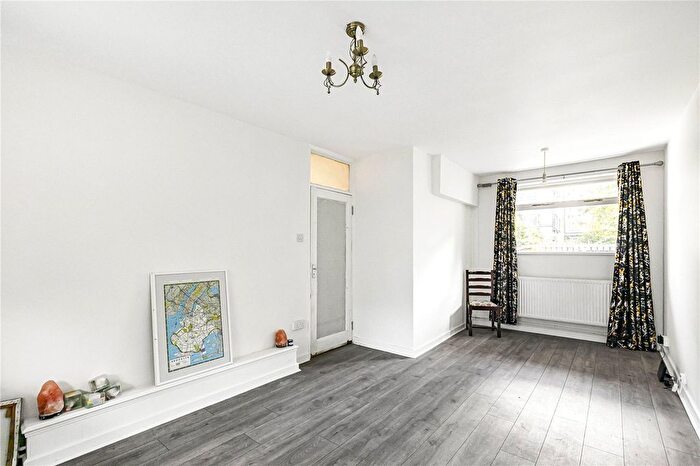 2 Bedroom Flat To Rent In Northampton Street, London, N1