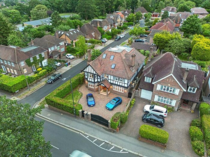 5 Bedroom Detached House For Sale In Stanmore Hill, Stanmore, HA7