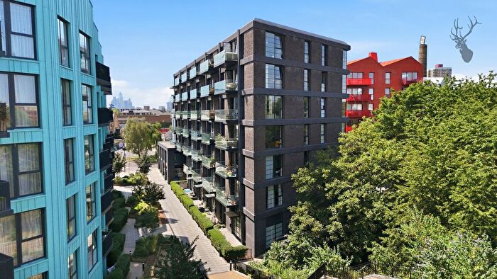 1 Bedroom Flat For Sale In Distillery Building, Hart Yard, E3