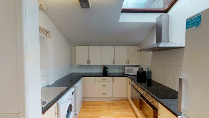 5 Bedroom House To Rent In Milton Street, S3
