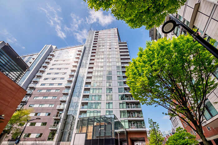 2 Bedroom Apartment To Rent In Great Northern Tower, City Centre, M1