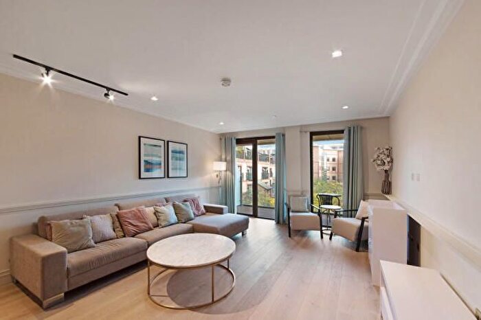 2 Bedroom Flat For Sale In Queens Wharf, Crisp Road, W6