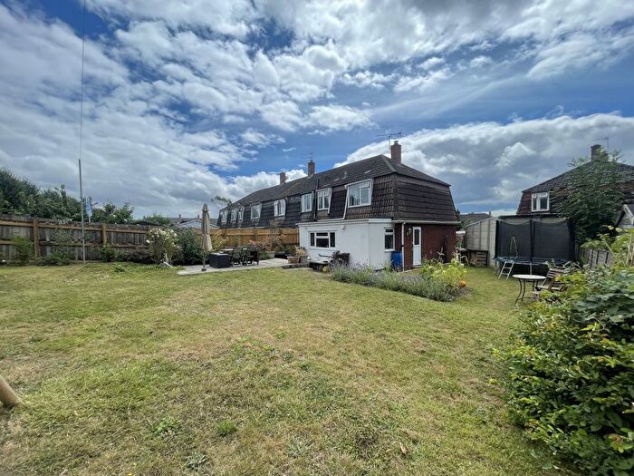 3 Bedroom Semi-detached House For Sale In Mandrake Road, Alphington, EX2