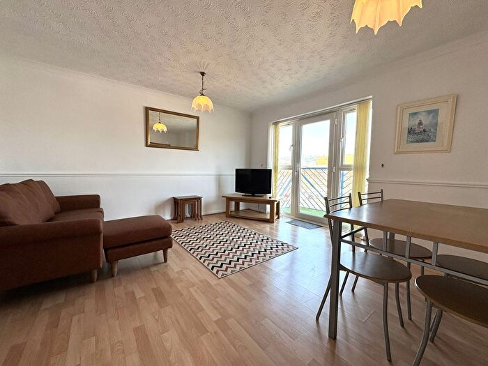 2 Bedroom Flat To Rent In Trawler Road, Maritime Quarter, Swansea, SA1