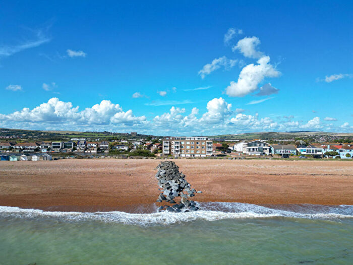 2 Bedroom Flat For Sale In Kings Crescent, Shoreham-By-Sea, BN43