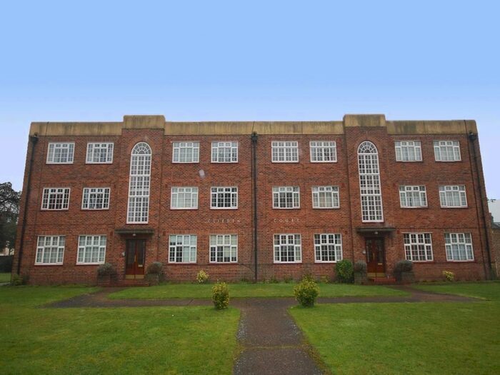 2 Bedroom Flat To Rent In Clifden Road, Twickenham, TW1