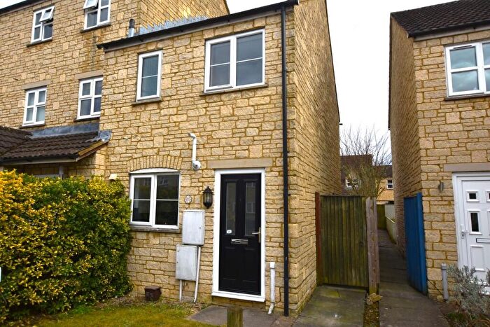 2 Bedroom End Of Terrace House To Rent In Avocet Way, Bicester, Oxfordshire, OX26