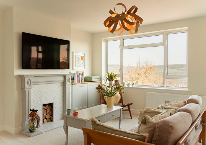 3 Bedroom Terraced House For Sale In Marshfield Way, Bath, BA1