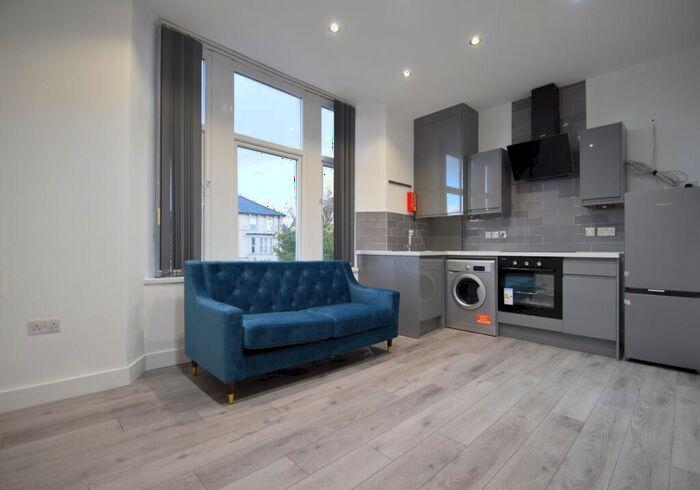 1 Bedroom Flat To Rent In Newport Road, Roath, CF24