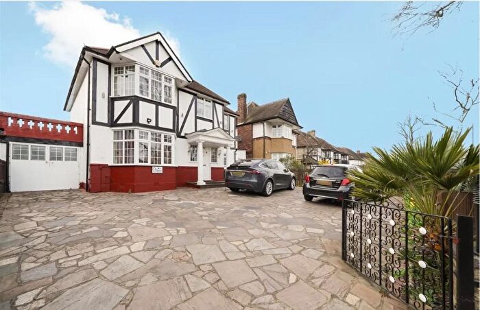 6 Bedroom Semi-Detached House To Rent In Old Church Lane, Wembley, NW9