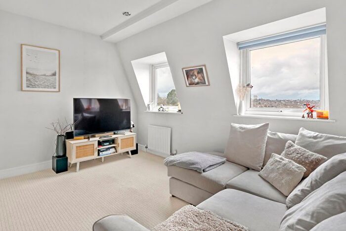 1 Bedroom Flat For Sale In Arthur Road, London, SW19