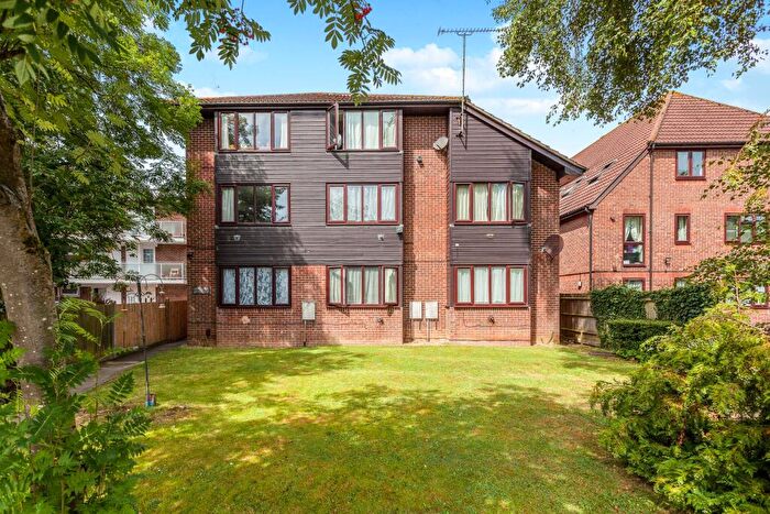 Studio To Rent In Archers Court, Crawley, RH10