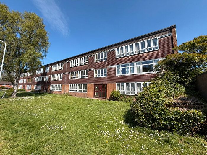 2 Bedroom Flat For Sale In Limehurst Avenue, Finchfield, Wolverhampton, WV3