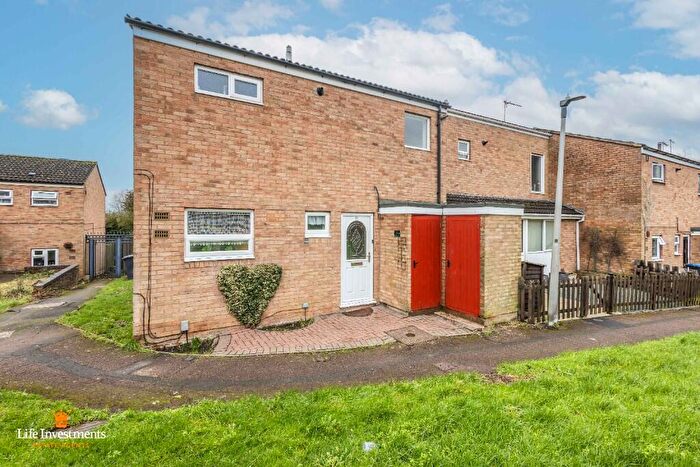 3 Bedroom End Of Terrace House For Sale In Bleaberry, Rugby, Warwickshire, CV21