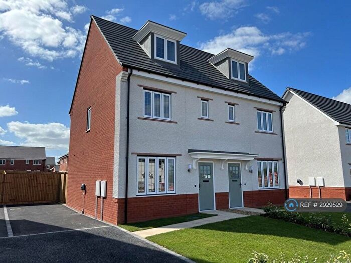 3 Bedroom Semi-Detached House To Rent In Lambert Gardens, Nottingham, NG12