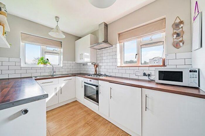 3 Bedroom Flat To Rent In Bromley Road, Bromley, BR2