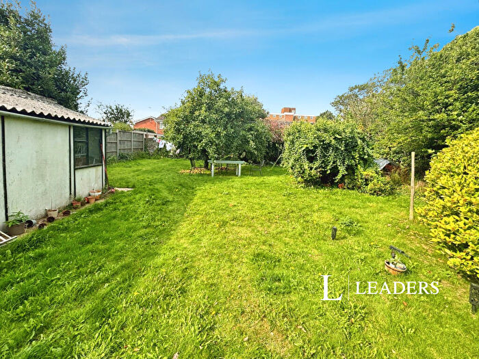 2 Bedroom Flat To Rent In Downview Road, Worthing, BN11
