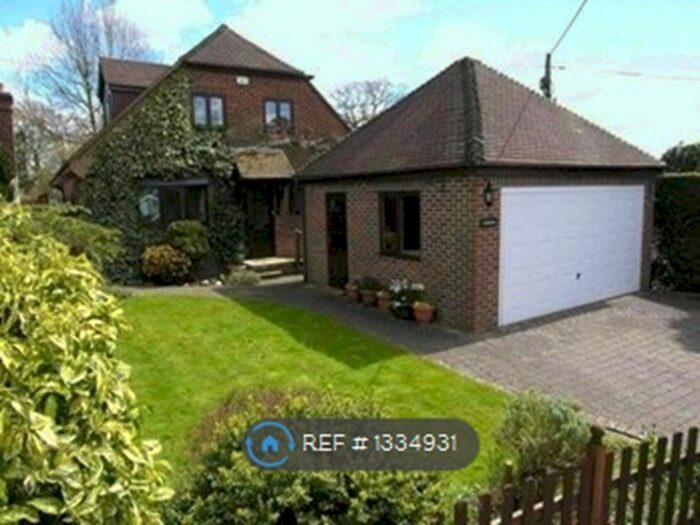 4 Bedroom Detached House To Rent In Love Lane, Petersfield, GU31