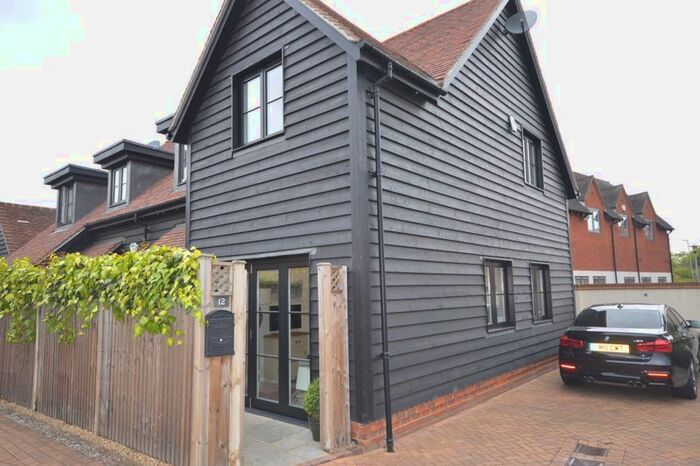 2 Bedroom Property To Rent In Blue Dragon Yard, Beaconsfield, HP9