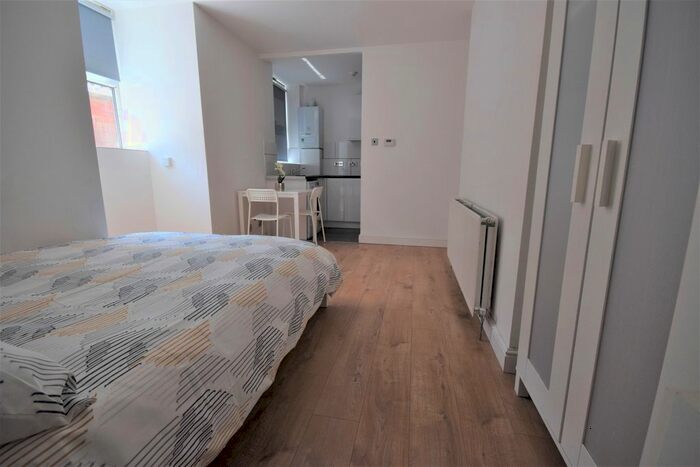 Studio To Rent In Sandy Grove, Salford, M6