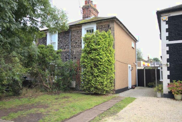 2 Bedroom Semi-Detached House To Rent In Woodman Road, Brentwood, CM14