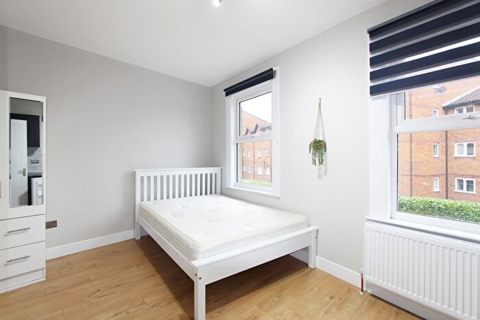 Studio To Rent In Trundleys Road, London, SE8