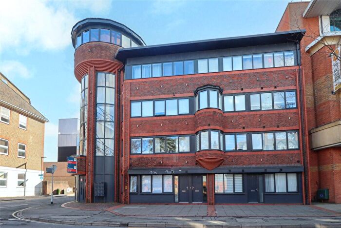 1 Bedroom Flat For Sale In Goldsworth Road, Woking, Surrey, GU21