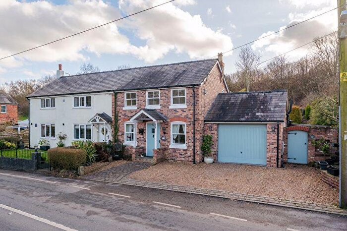 3 Bedroom Character Property For Sale In Wallerscote Road, Weaverham, CW8