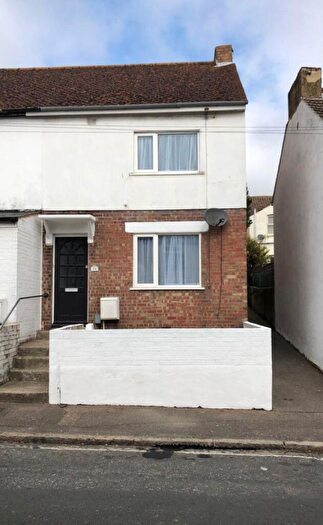 3 Bedroom Terraced House To Rent In Lowther Road, CT17